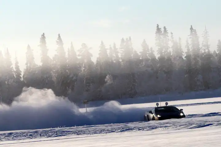 Arctic Ice Driving FEATURE