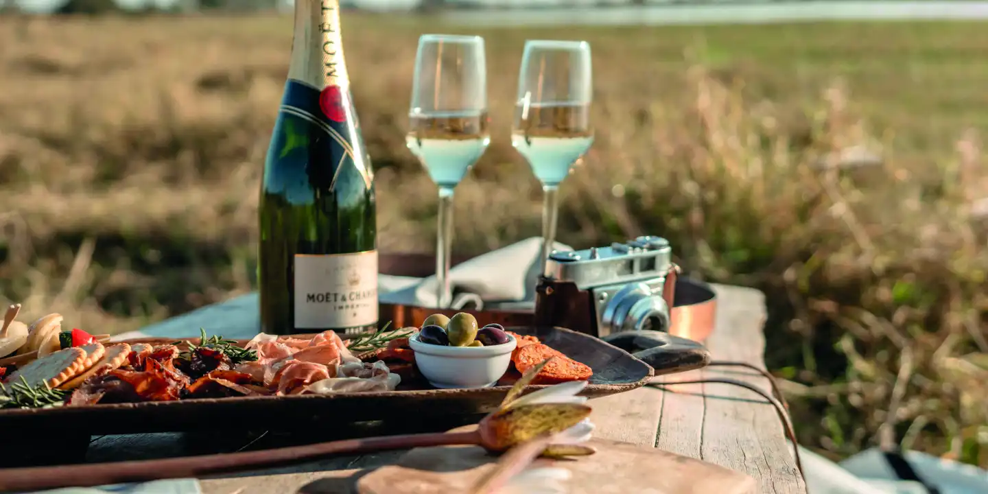 Belmond_Elephant_Lodge_Sundowner