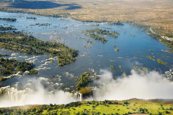 Ker Downey’S Zimbabwe Luxury Safari HERO